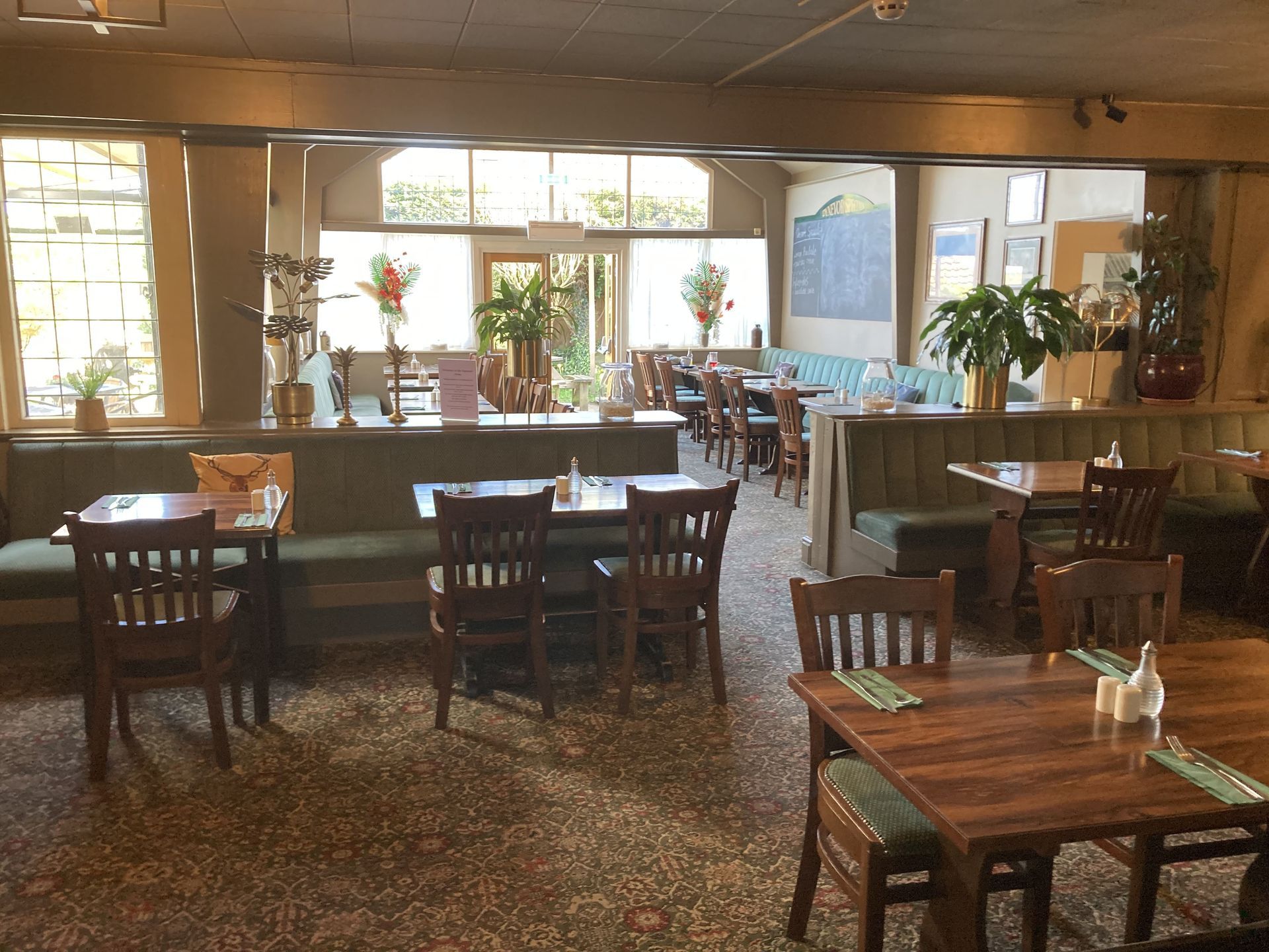 Dynevor Arms lounge eating area
