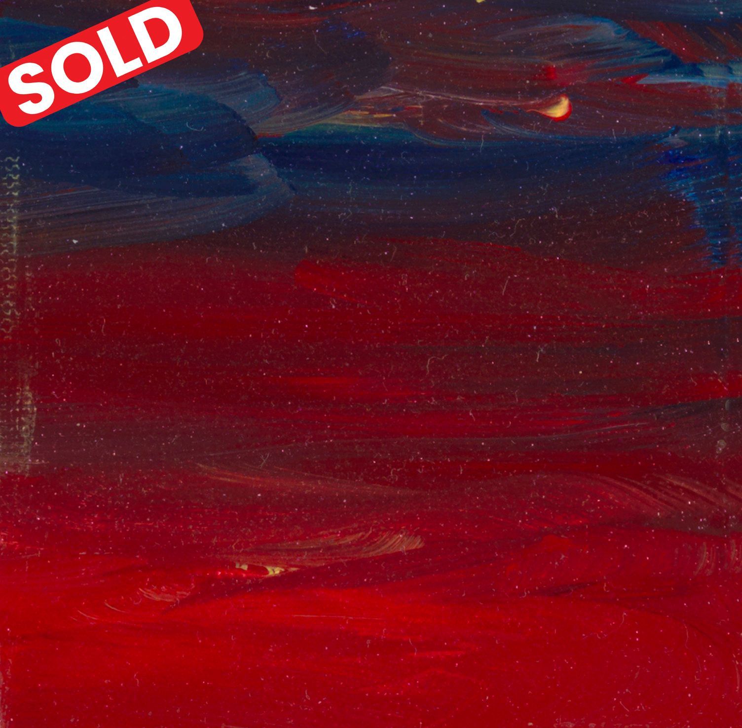 Abstract schilderij met dieprode en blauwe horizontale penseelstreken en een klein gloeiend oranje lichtje rechtsboven.