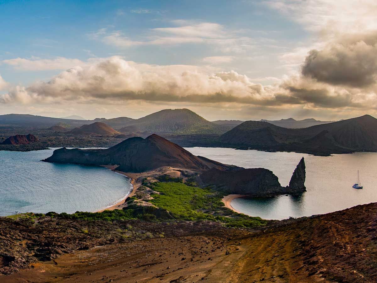 bartolome mountains with water