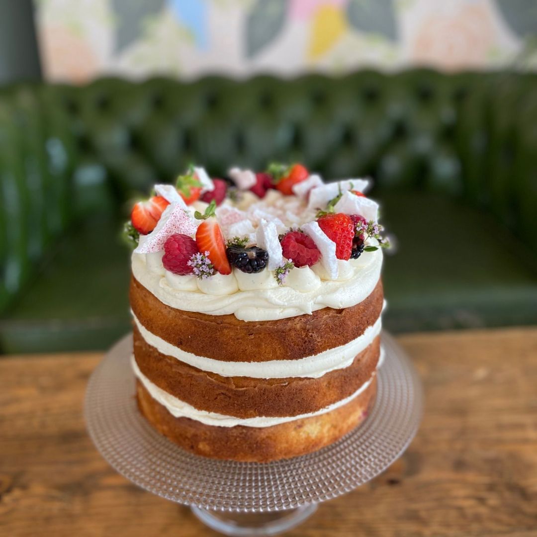 Eton mess cake