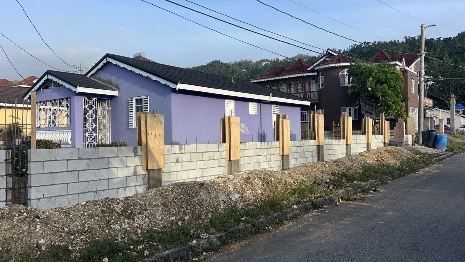 Boundary wall construction on residential street
