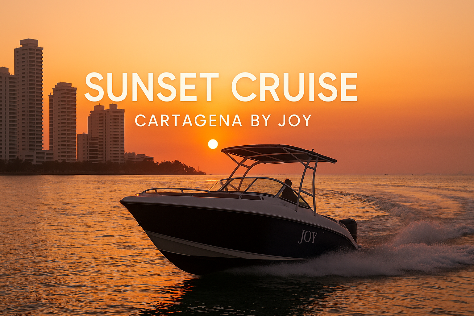 Crucero al atardecer en barco en Cartagena, Colombia, con cielo anaranjado.
