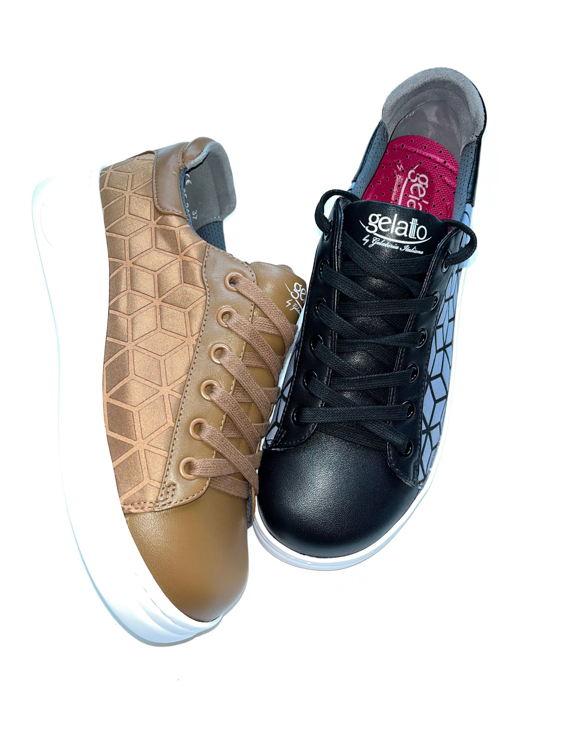Sneakers color cuoio e nere con suola bianca, probabilmente da donna.