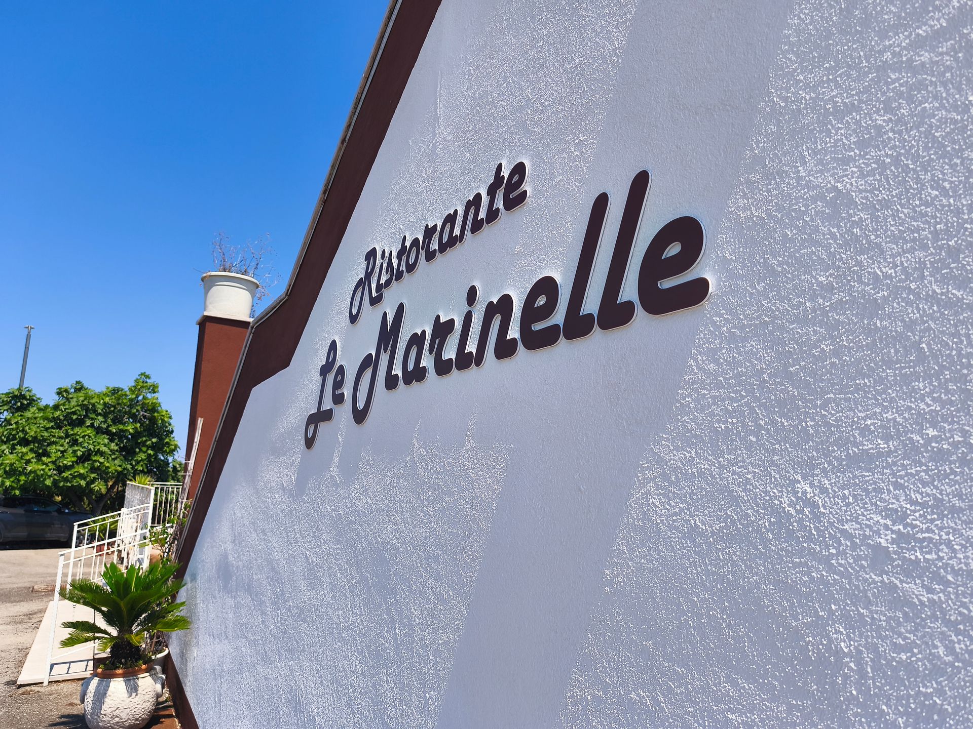 Insegna del ristorante La Marinelle