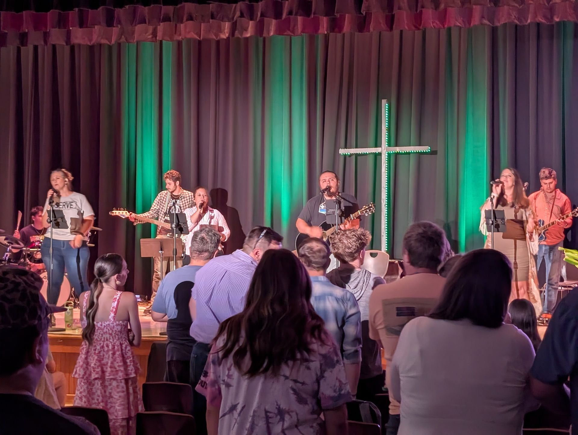 Red Bank Fellowship Church Contemporary Service is at 9:30 AM. We are a Global Methodist Church.