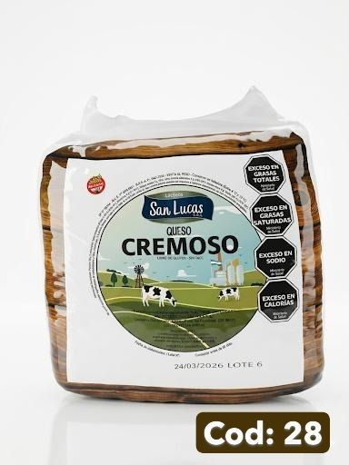 Paquete de queso San Luis Cremoso, etiqueta blanca con imágenes de pastos verdes y vacas, código 28