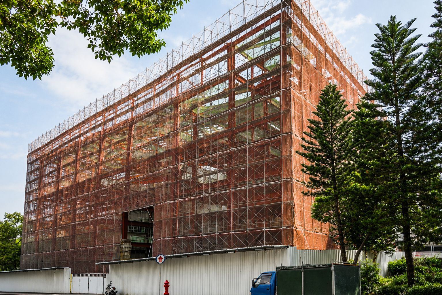 竹科國家太空中心測試大樓抗靜電庫板工程施工現場