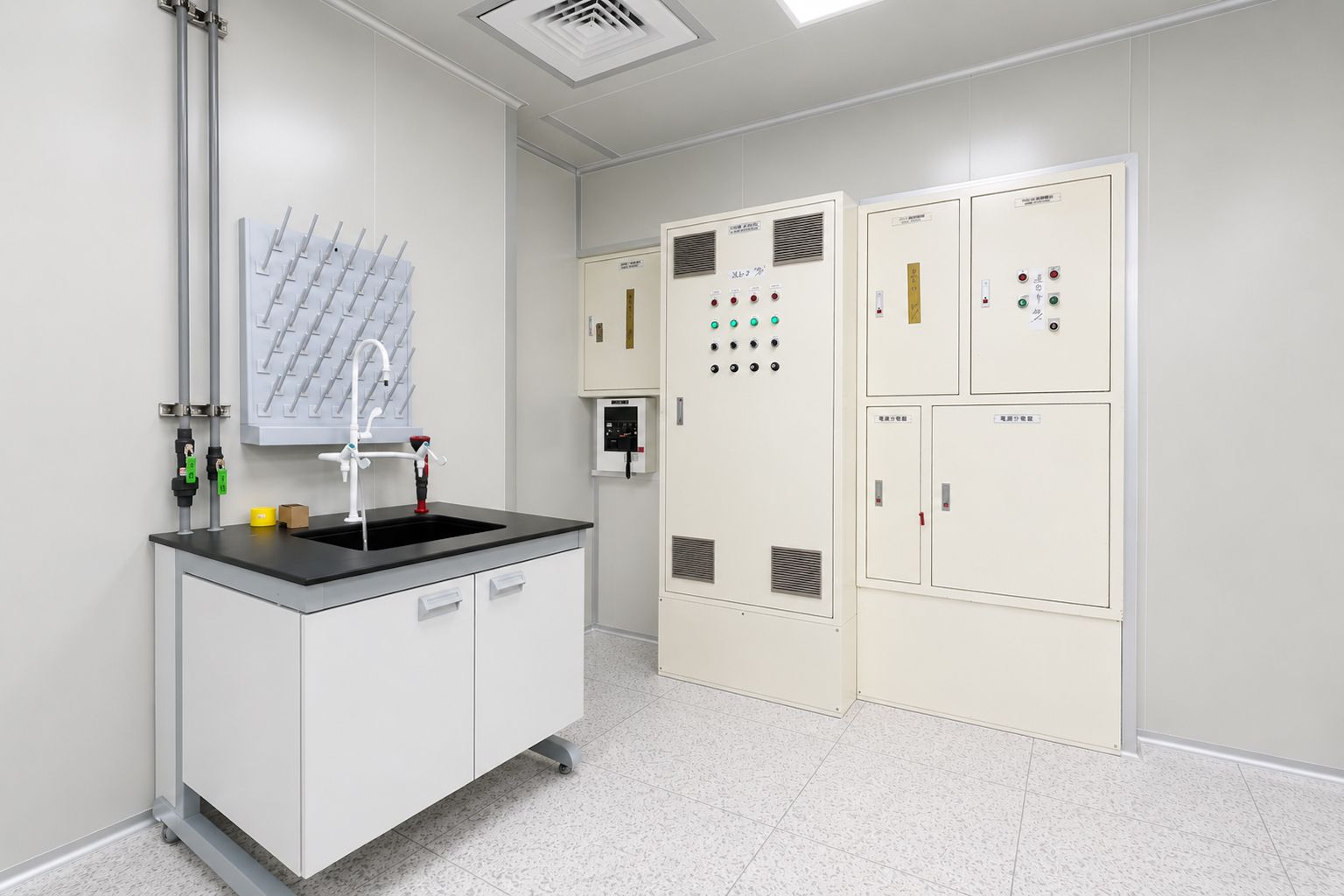 皓澤工程－金萬林企業｜生技實驗室無塵室工程－實驗室洗滌台與機電設備施工案例