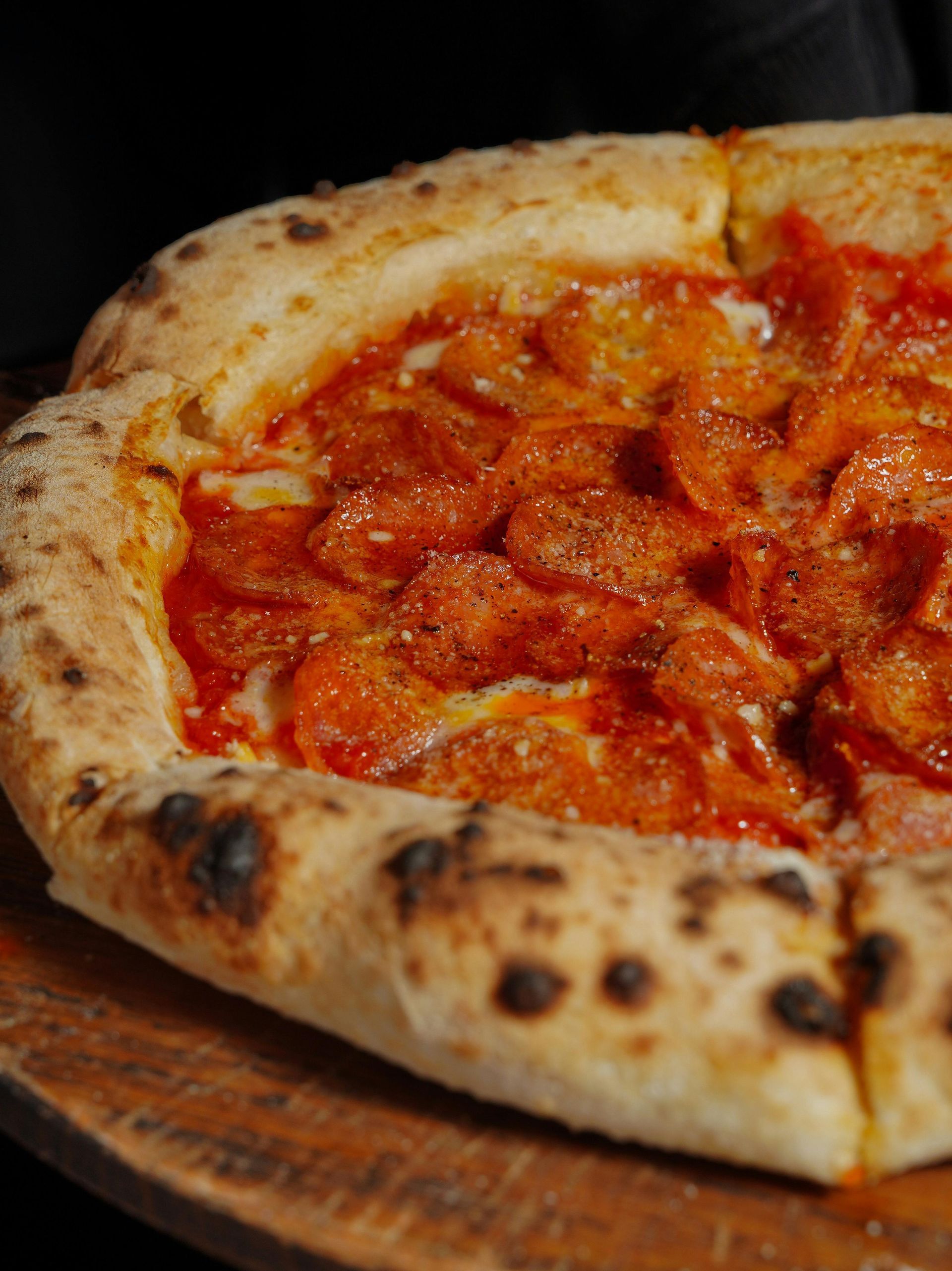 pizza con contorno farcito