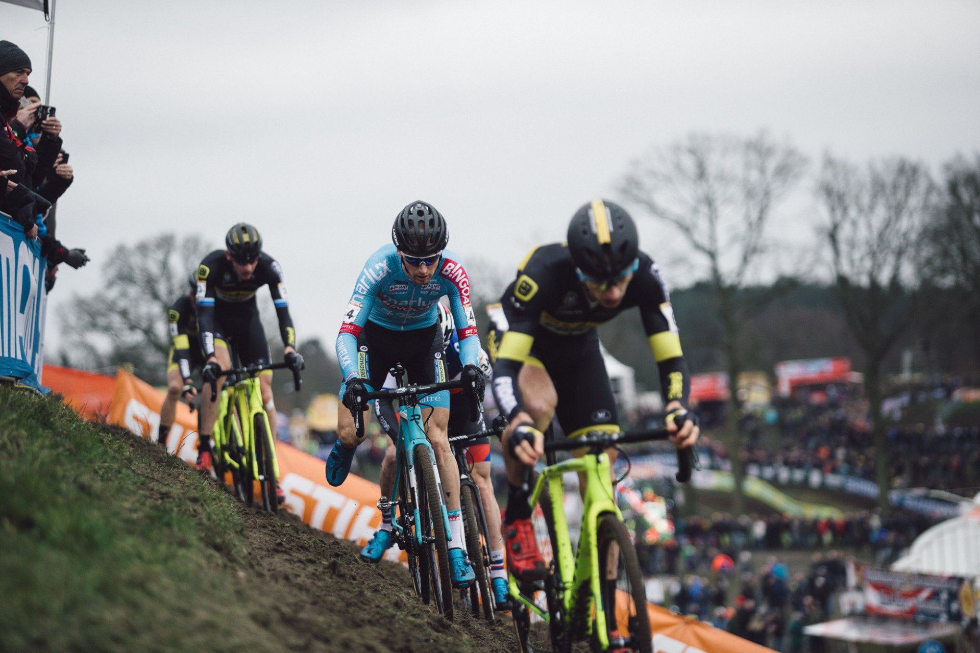 Cyclo-cross Off Camber Riding