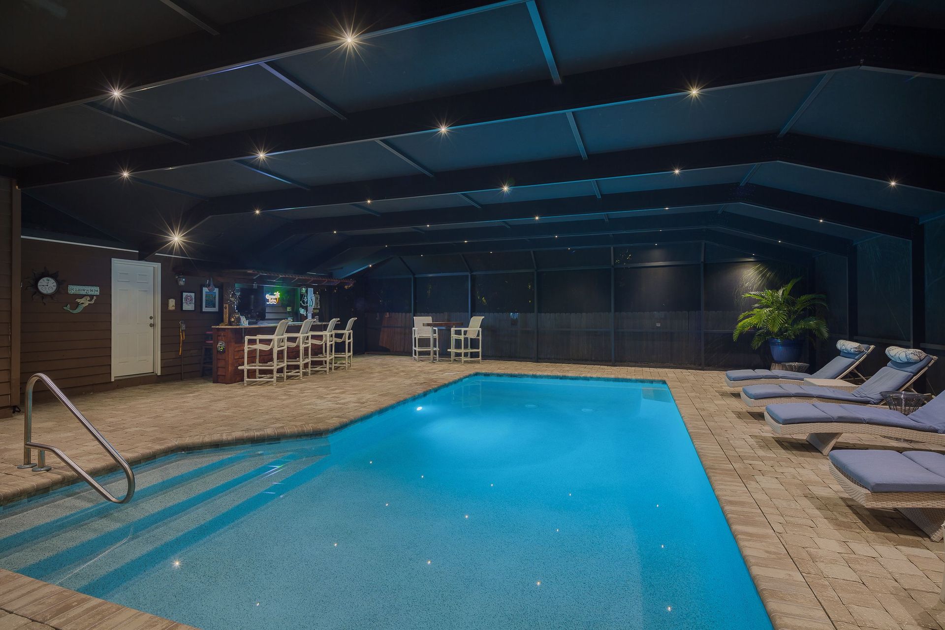 Pool Enclosure Lighting Jacksonville, FL SEL