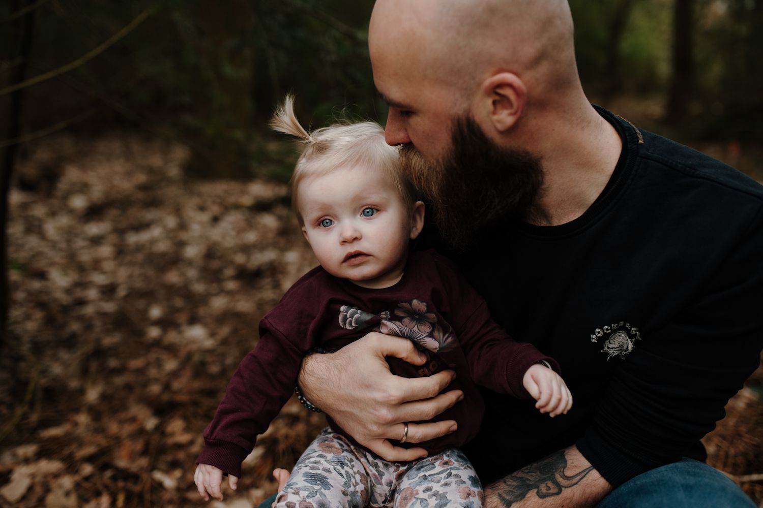 Gezinsshoot in het bos