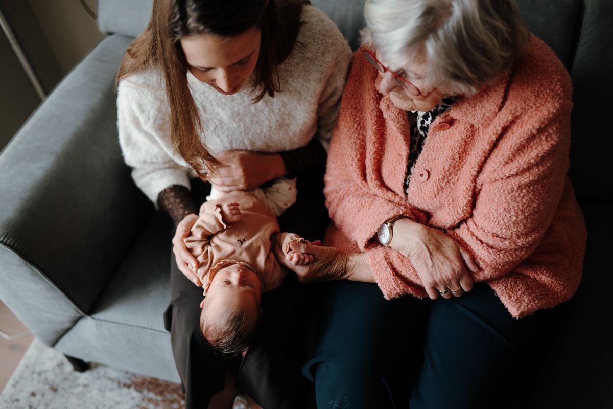 Newbornshoot en vier generatie foto’s 