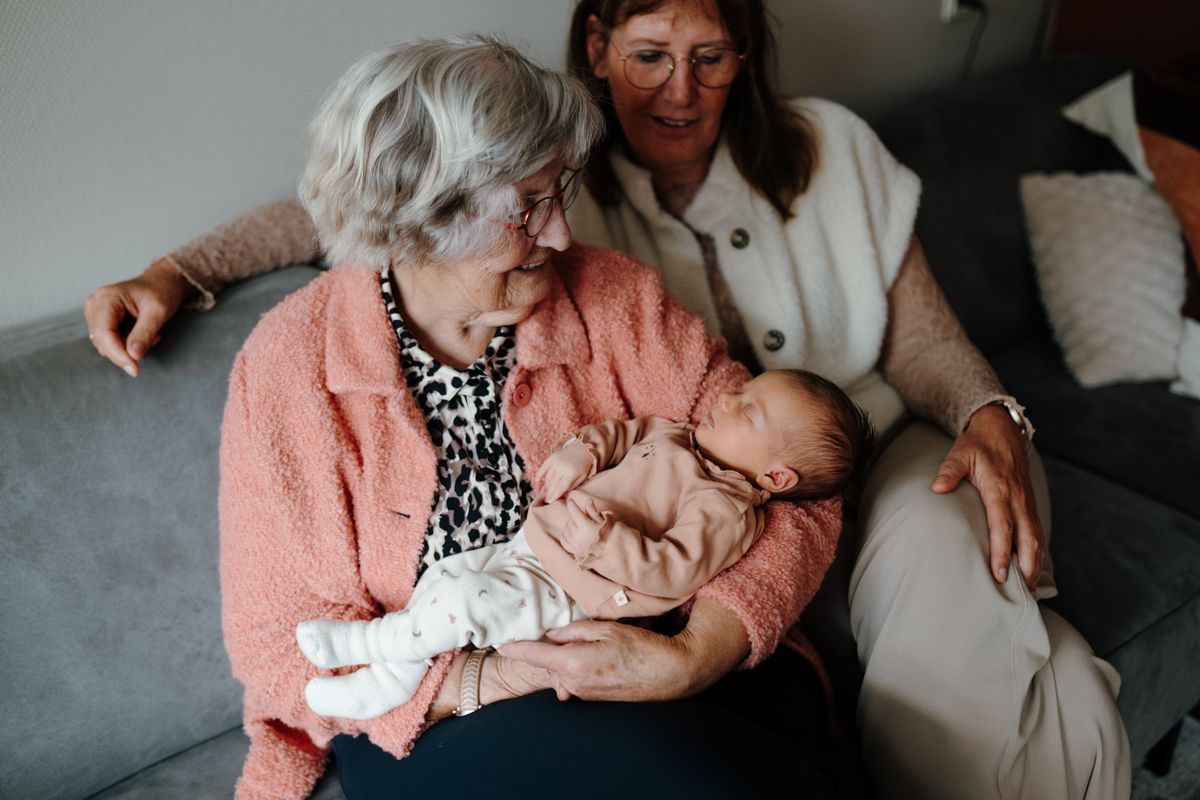 Newbornshoot en vier generatie foto’s 