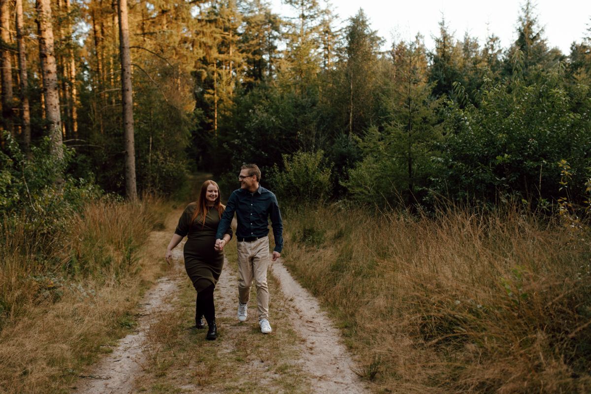 Zwangerschapsshoot in het bos