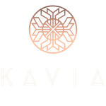 Logotipo geométrico en oro rosa sobre la palabra