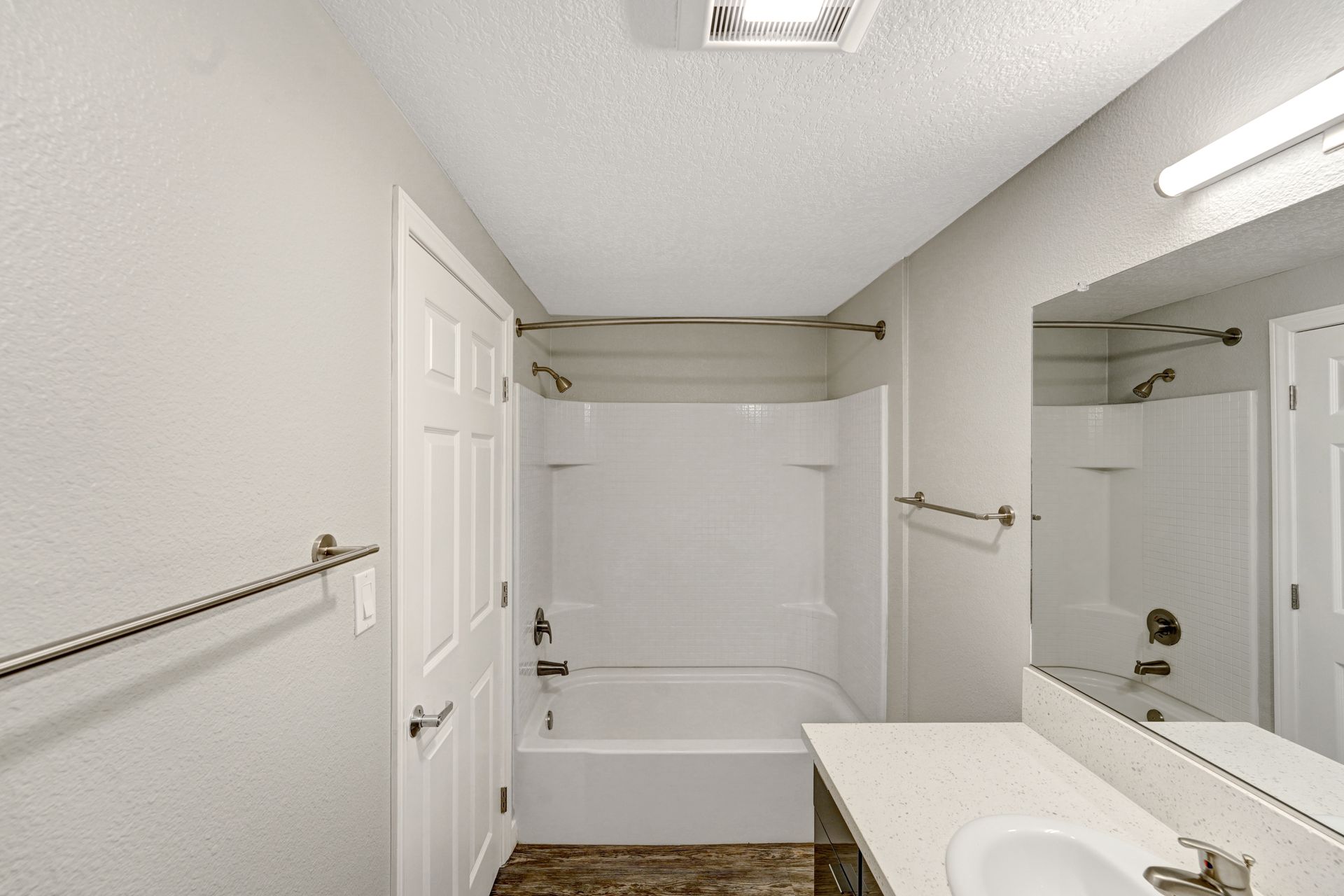 Sliding Photo Gallery Displaying Apartment Features