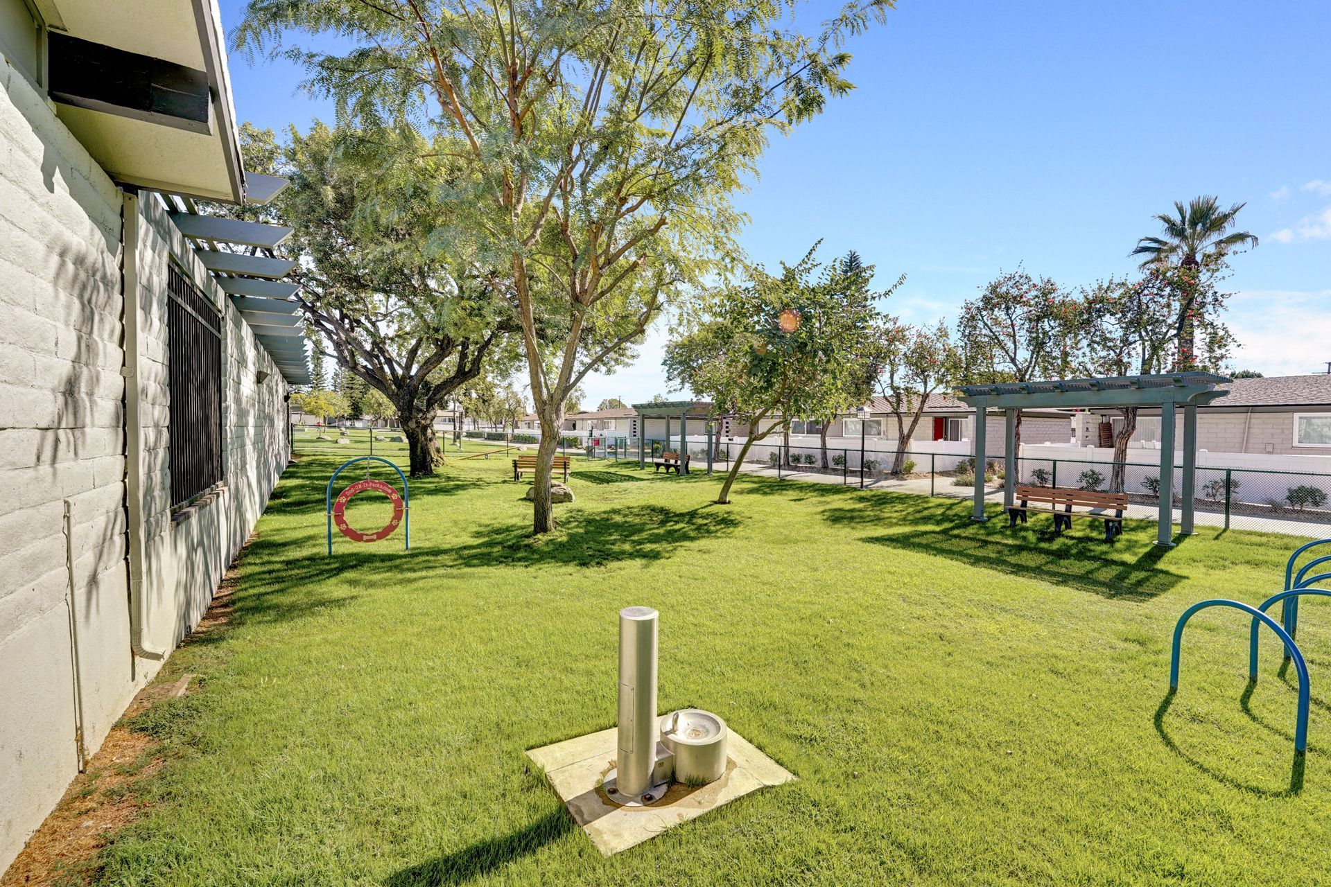 Sliding Photo Gallery Displaying Community Amenities