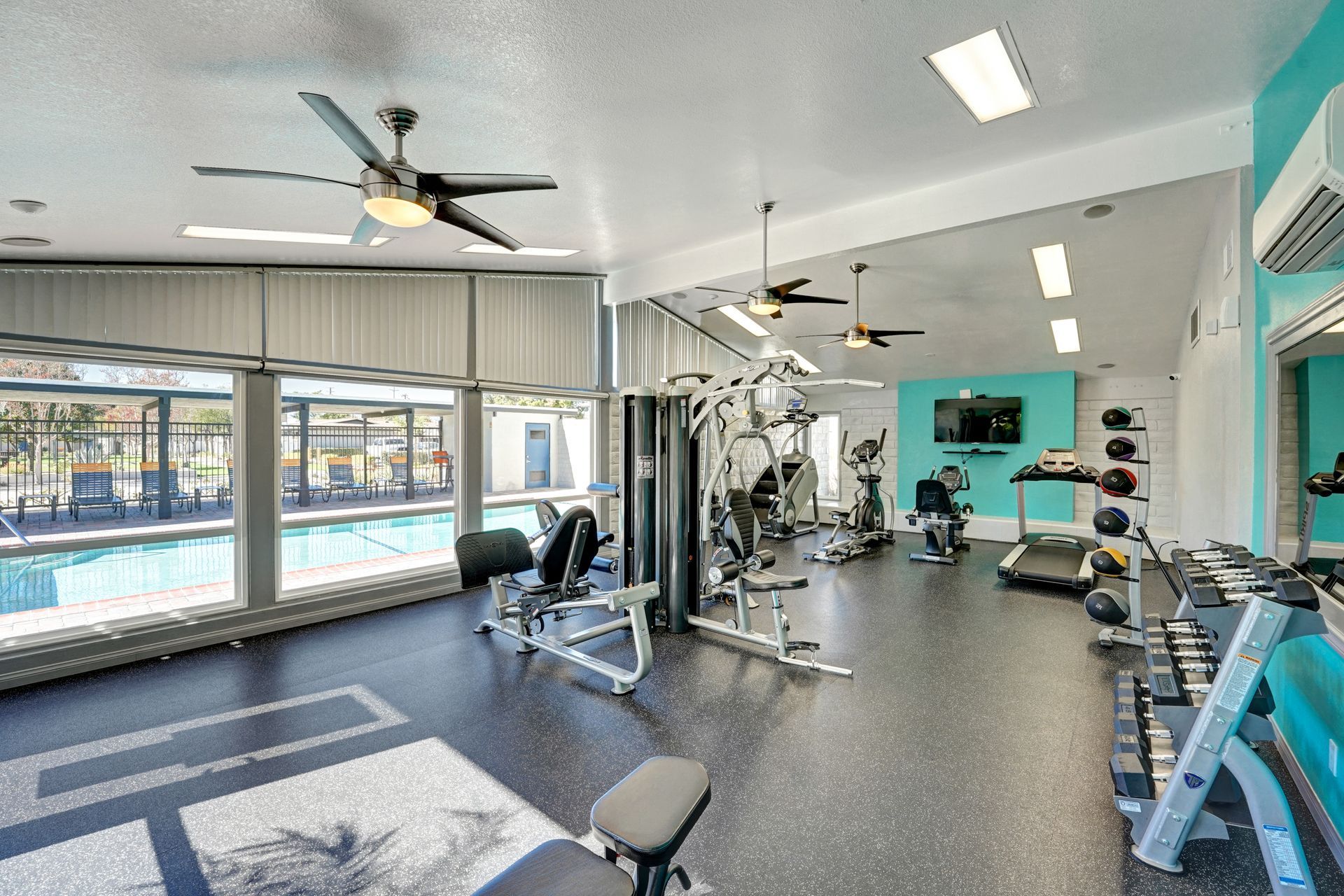 Sliding Photo Gallery Displaying Community Amenities