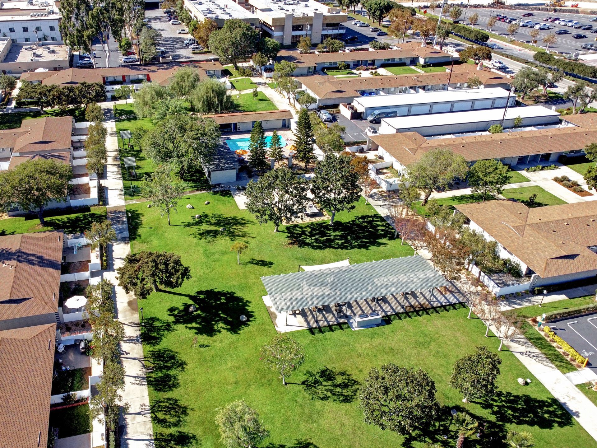 Sliding Photo Gallery Displaying Community Amenities