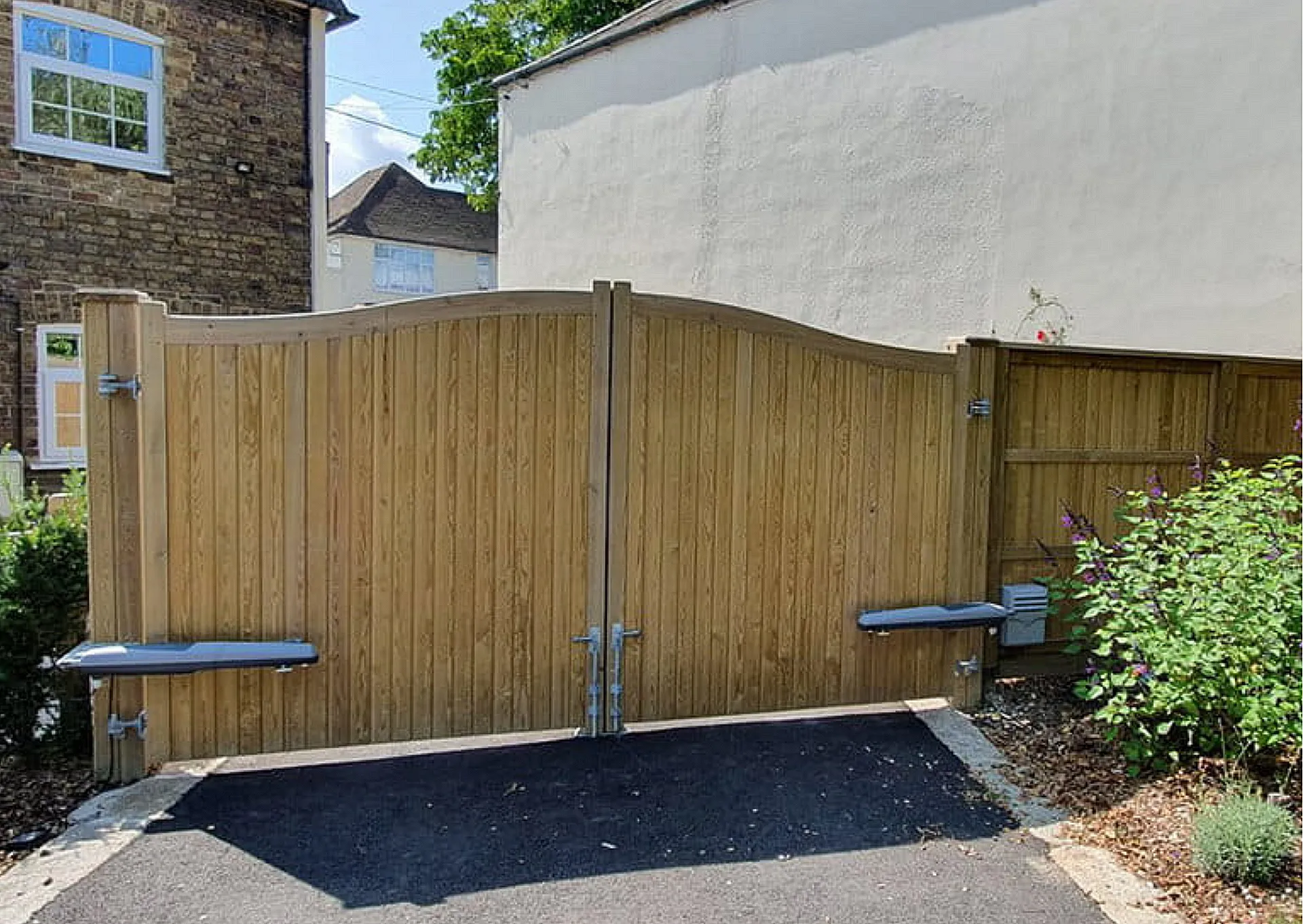 Driveway gate repair and installation Edinburgh