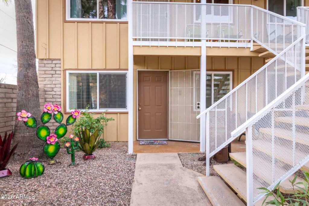 90 WEST YAVAPAI STREET W 1 - 
WICKENBURG