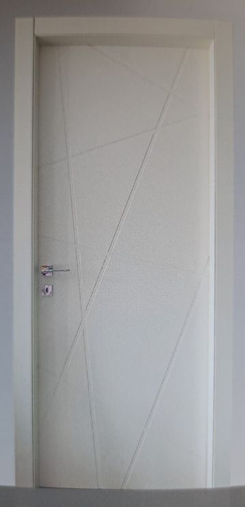 porta in legno bianca