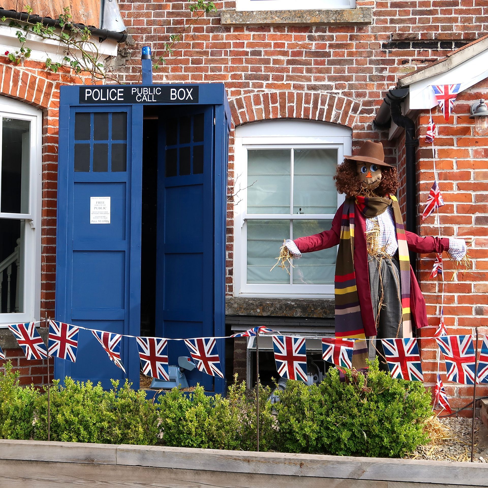 DOCTOR WHO SCARECROW