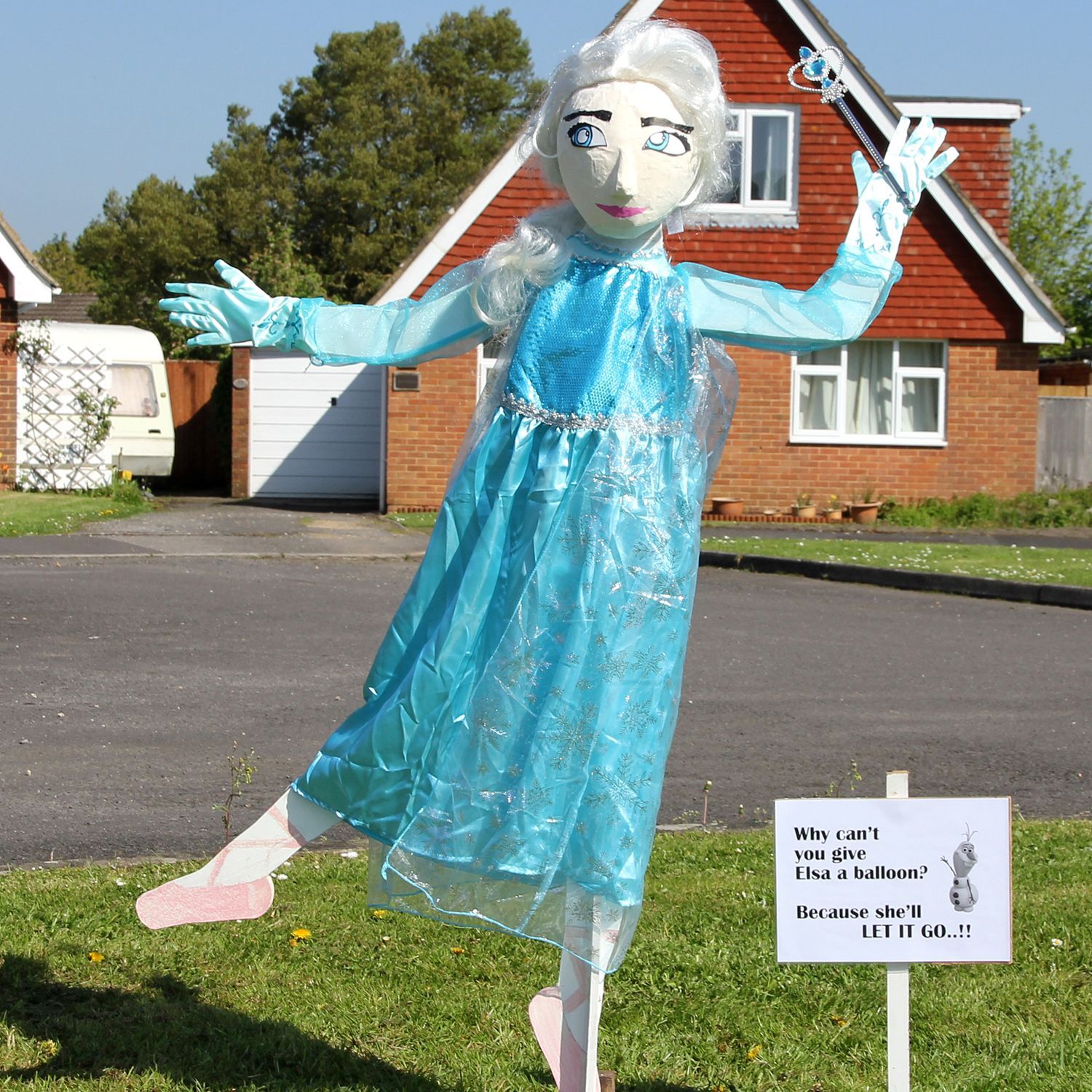 SCARECROW FROZEN