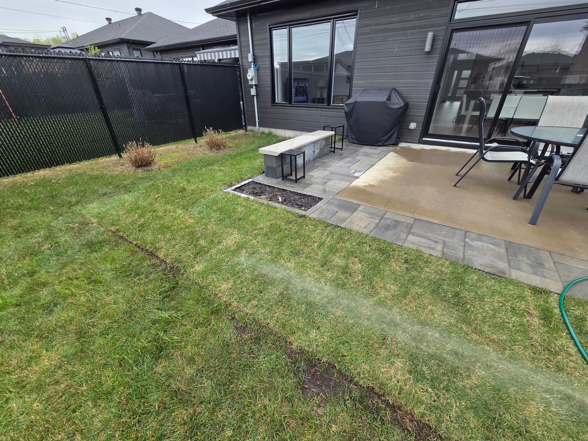 photo1