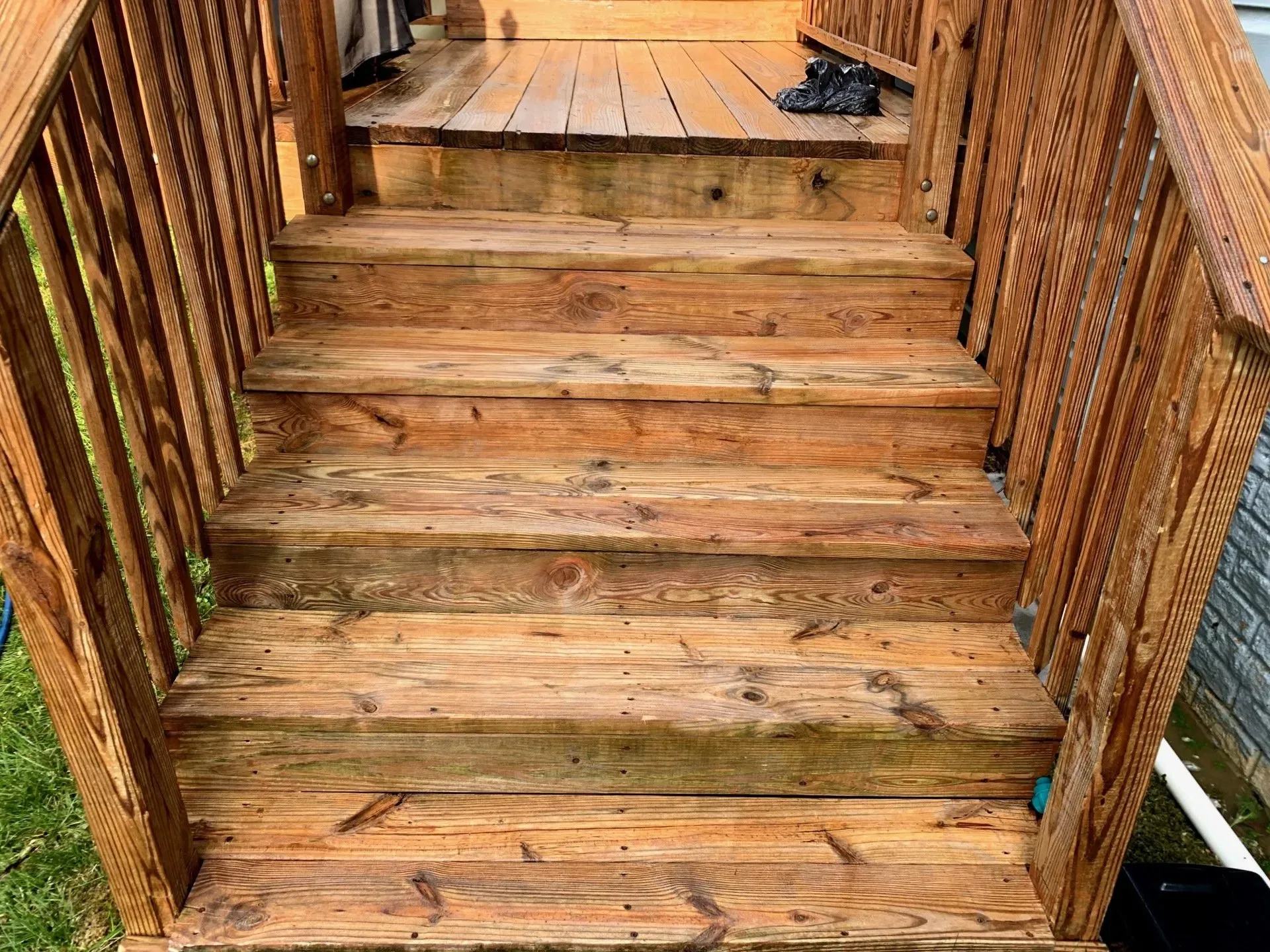 clean-wooden-deck