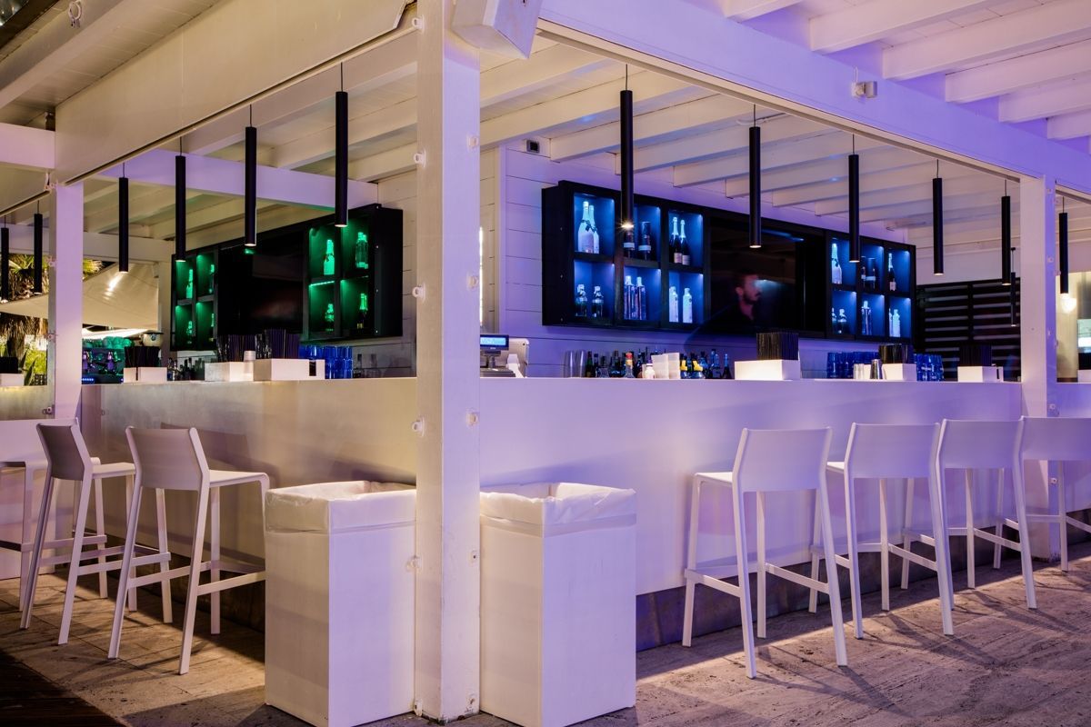 locale Beach Club EFA Massa progetto illuminotecnica