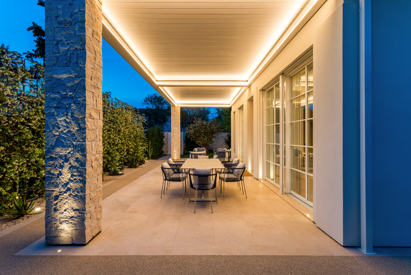 veranda pergola Illuminazione villa a Forte dei Marmi EFA Massa
