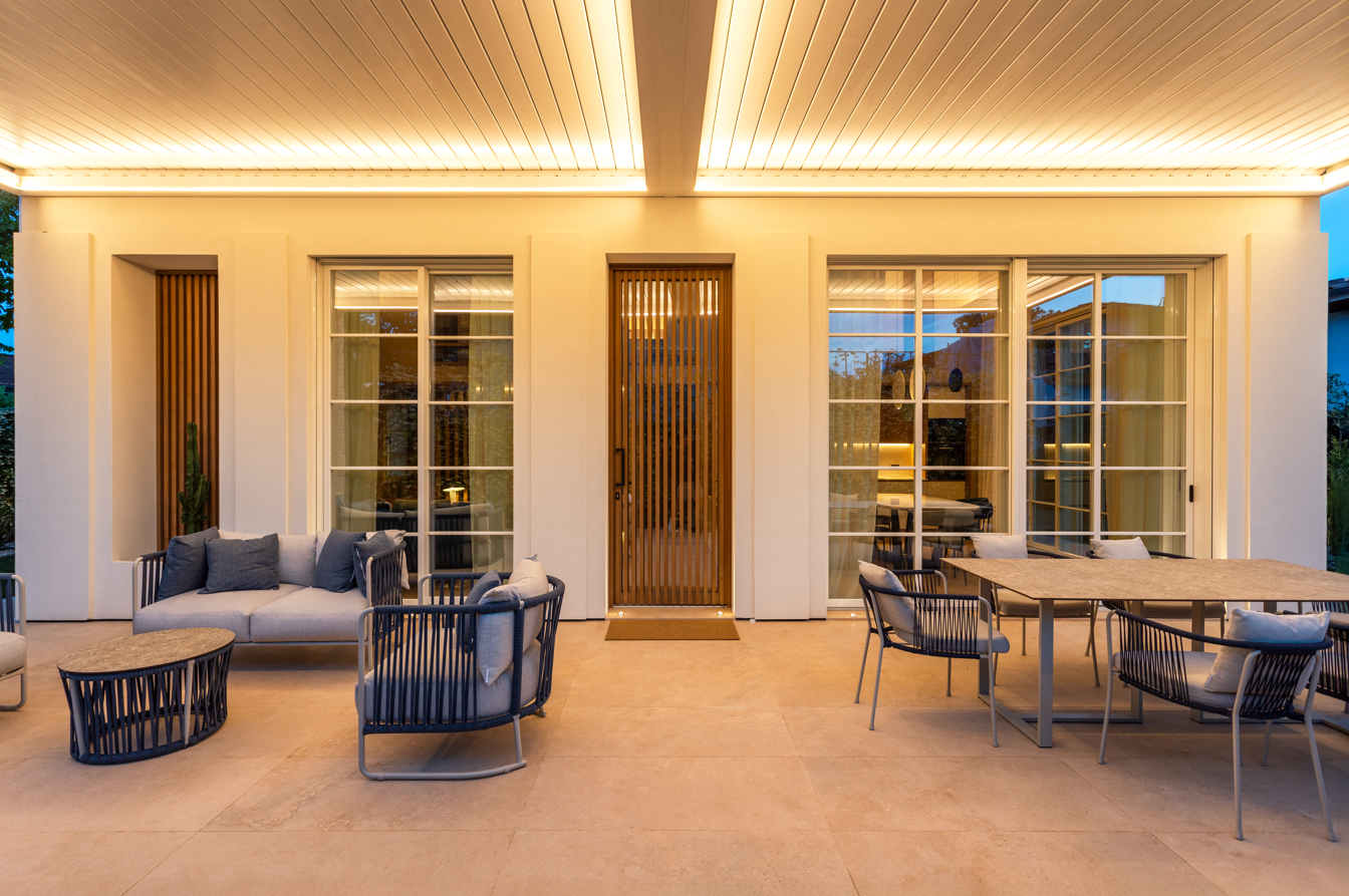 soffitto living Illuminazione villa a Forte dei Marmi EFA Massa