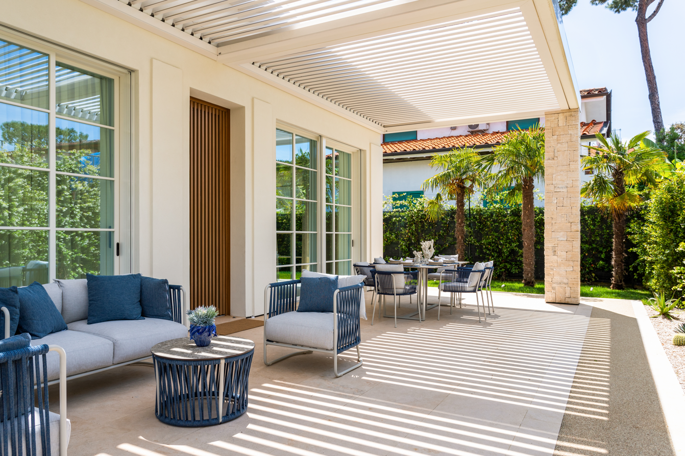 veranda Illuminazione villa a Forte dei Marmi EFA Massa