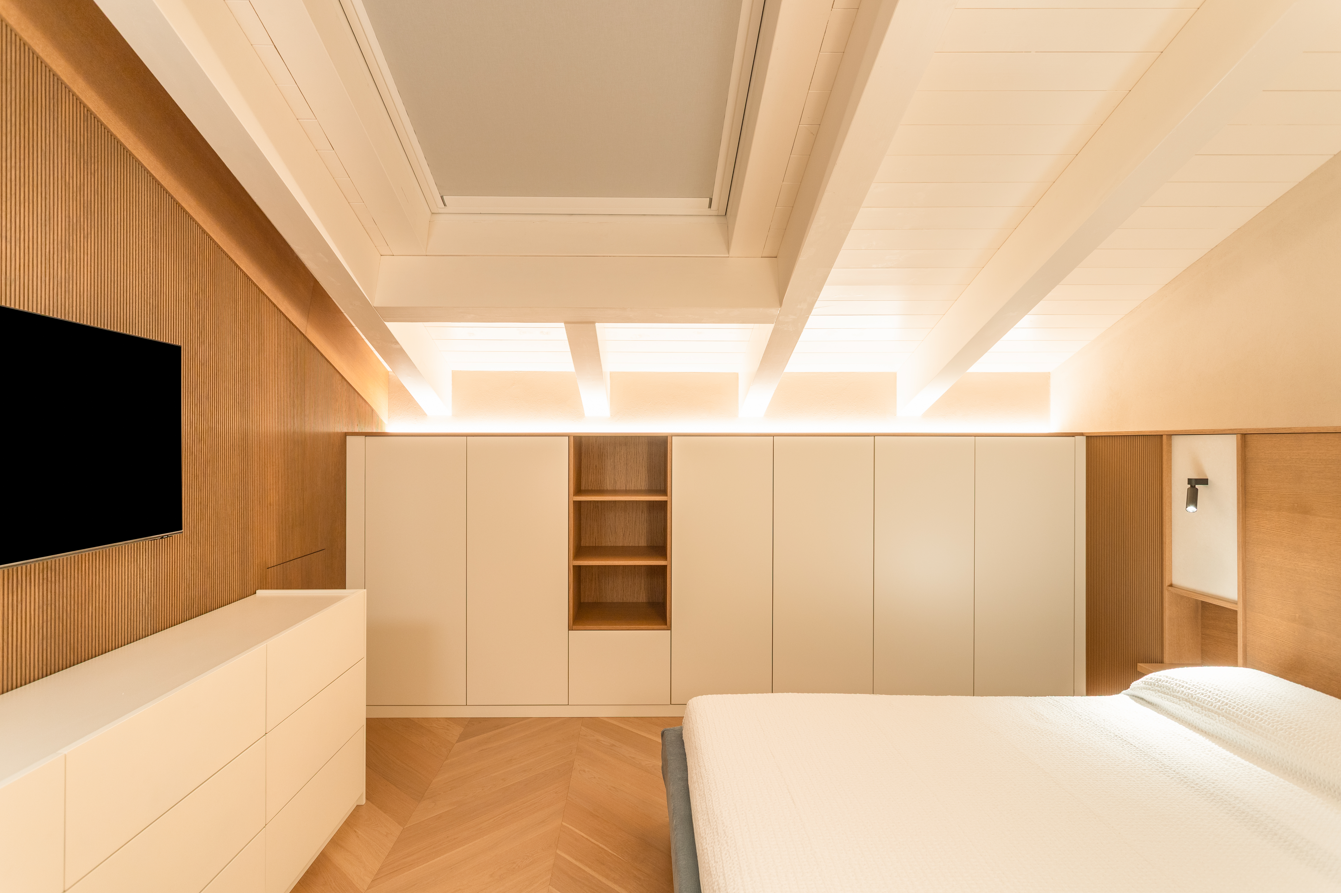 travi in legno Illuminazione villa a Forte dei Marmi EFA Massa