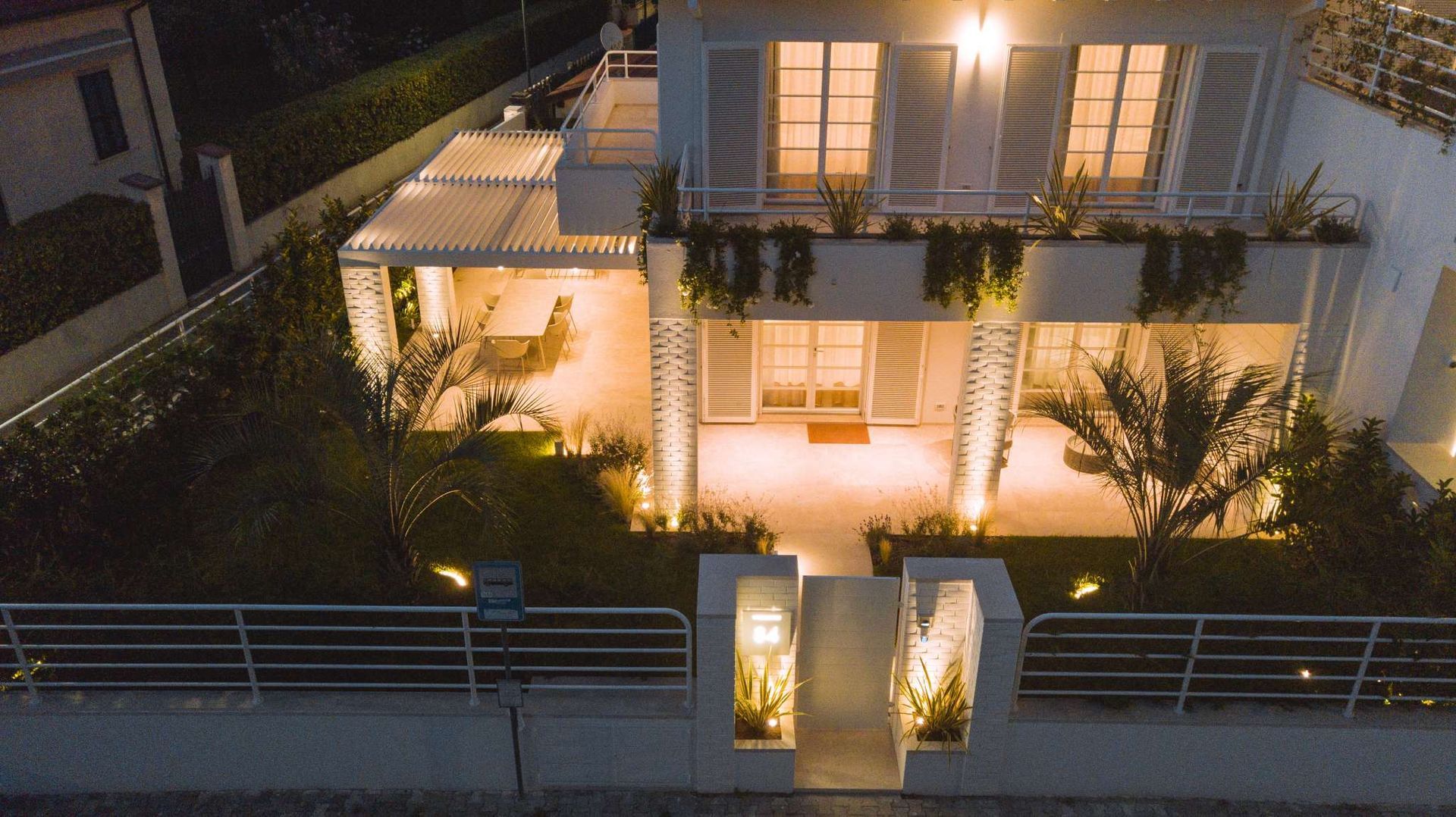 Nell’appartamento di Forte dei Marmi è Simes la protagonista dell’illuminazione esterna“Look