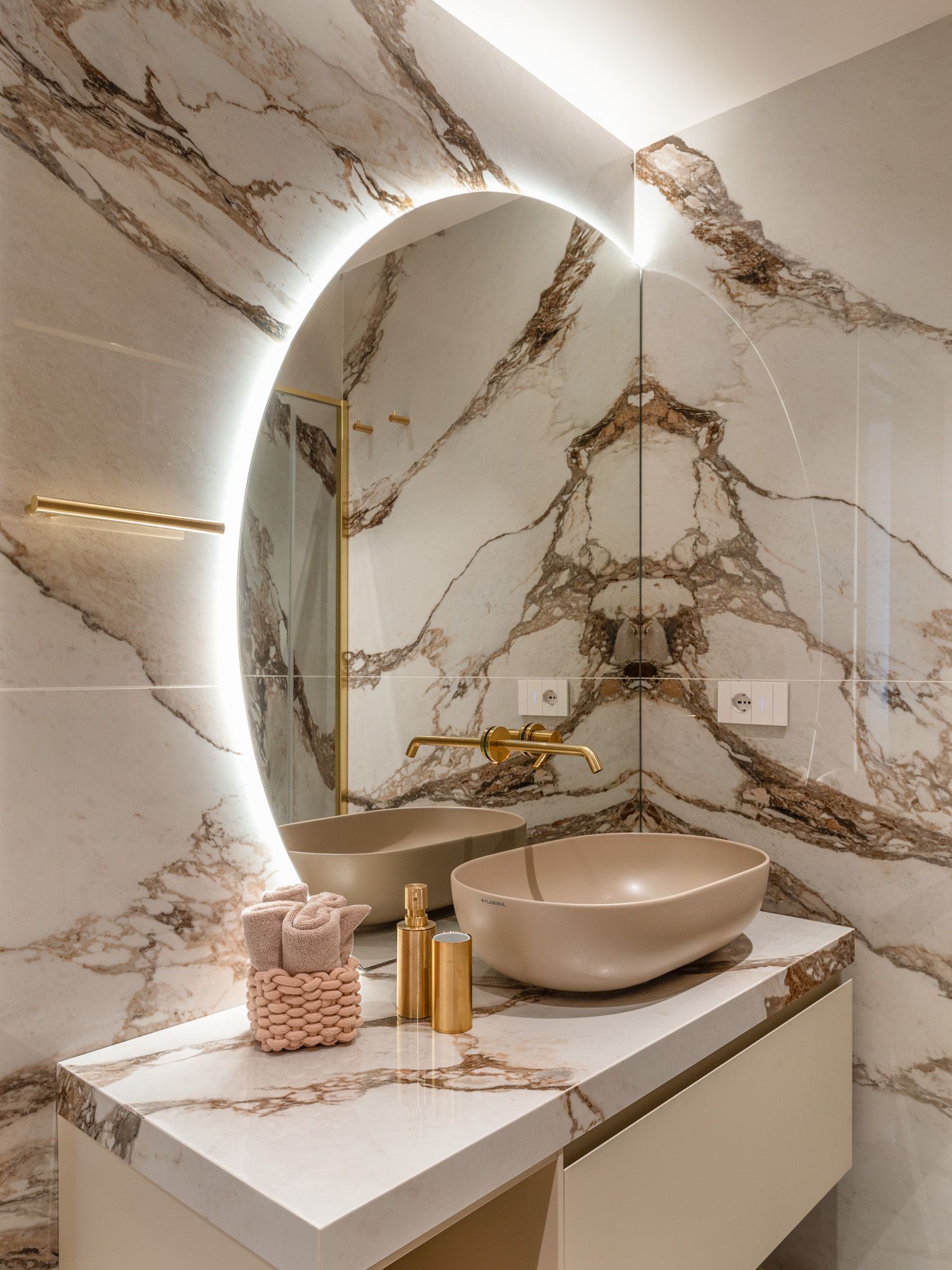 Illuminazione specchio bagno Forte dei Marmi EFA Massa