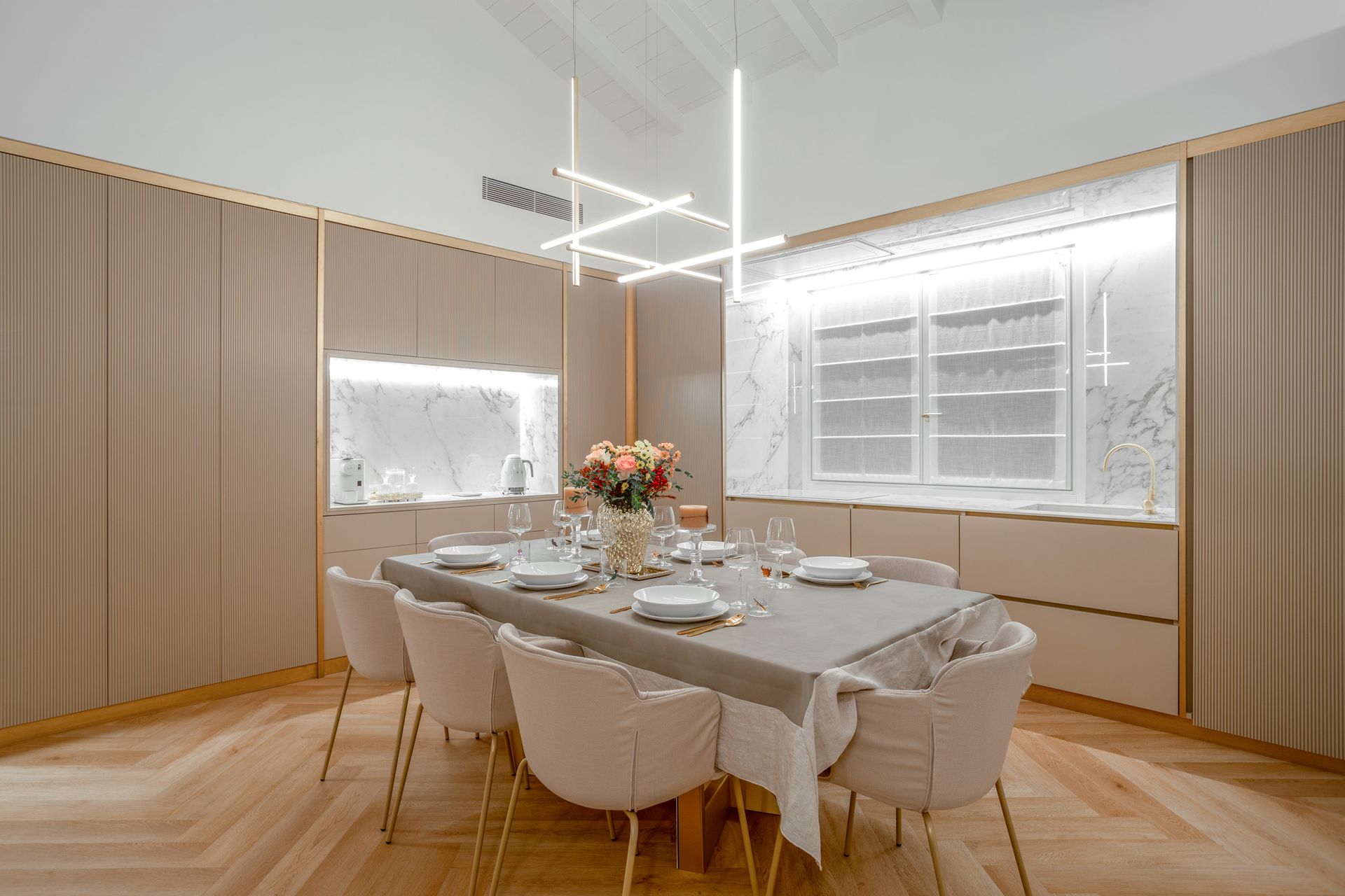 illuminazione tavolo living villa EFA Massa