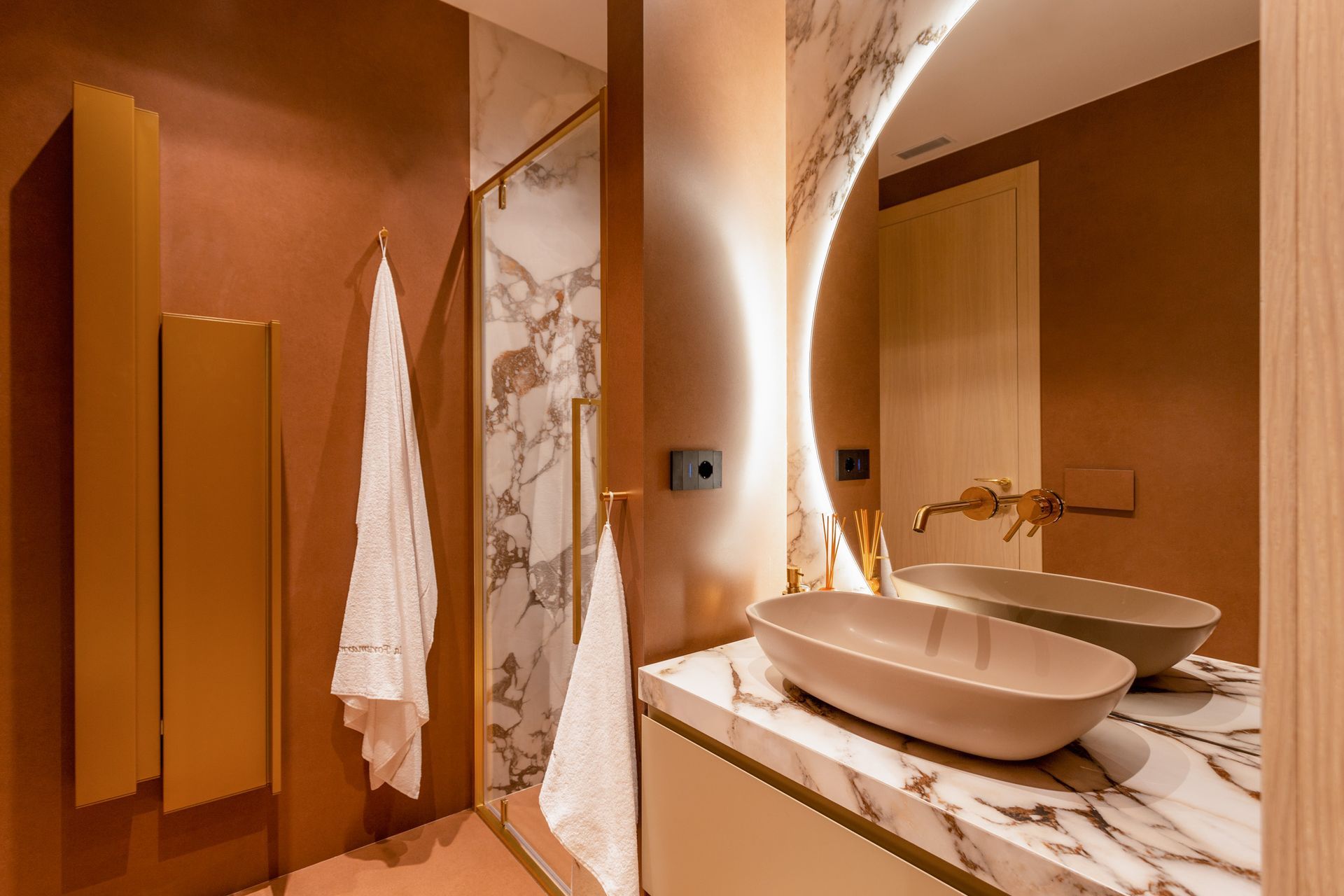 Illuminazione decorativa bagno Forte dei Marmi EFA Massa