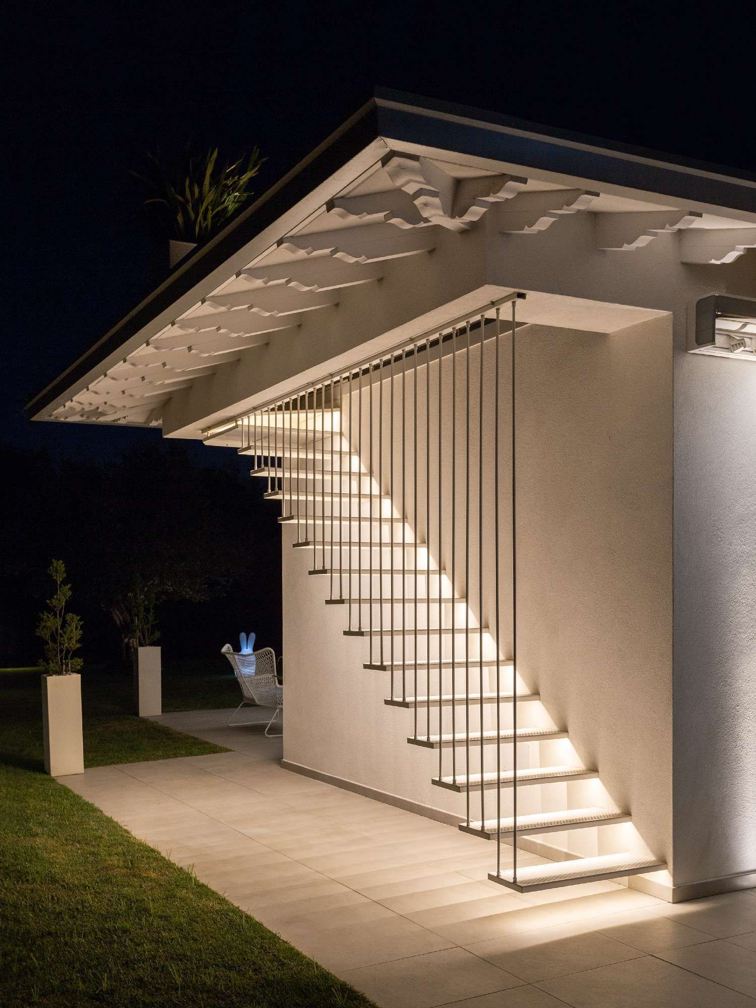 illuminazione scala esterna villa Montignoso EFA Massa