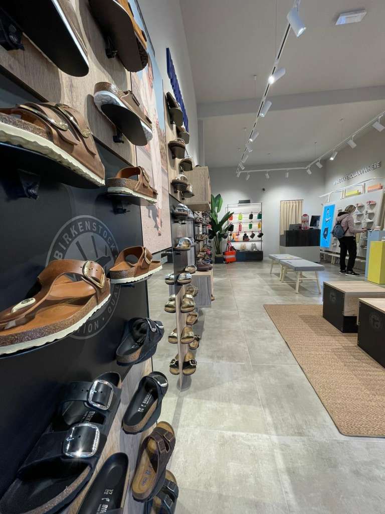 Versilia shoes Marina di Massa progettazione illuminotecnica EFA Massa