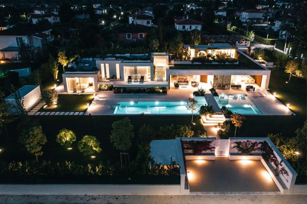 esterni e interni Glass House Forte dei Marmi illuminotecnica EFA Massa