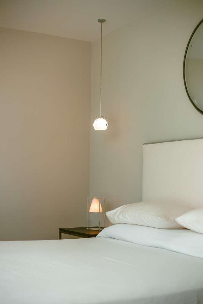 camera da letto Glass House Forte dei Marmi illuminotecnica EFA Massa
