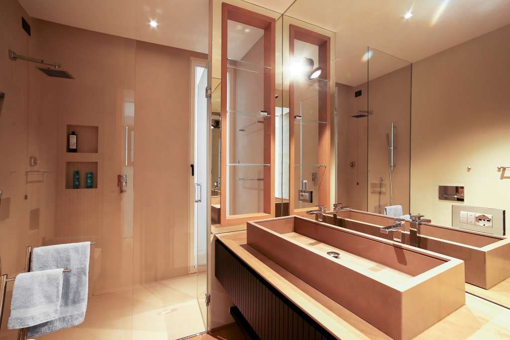 Glass House Forte dei Marmi illuminotecnica EFA Massa illuminazione bagno