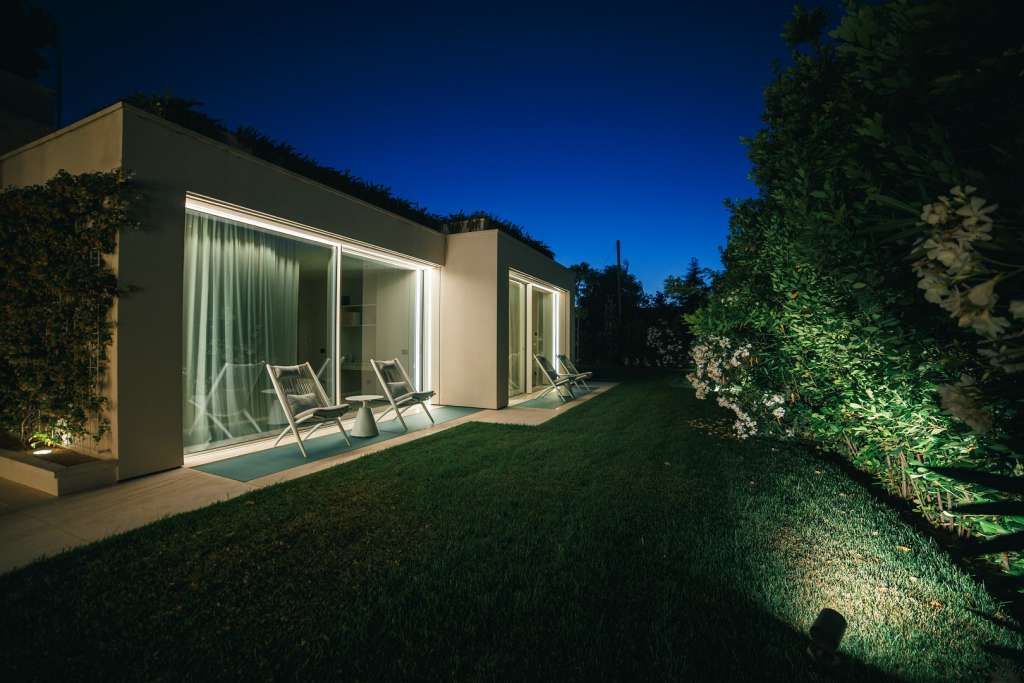illuminazione giardino Glass House Forte dei Marmi illuminotecnica EFA Massa