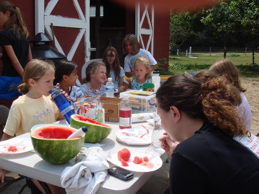 Kids Eating Lunch