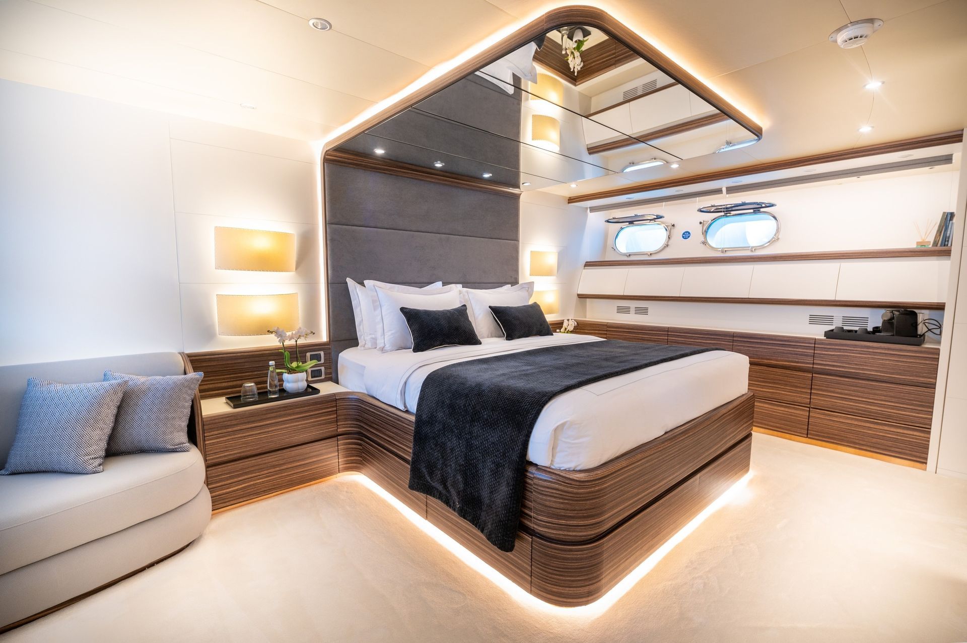 Maiora 126 motor yacht