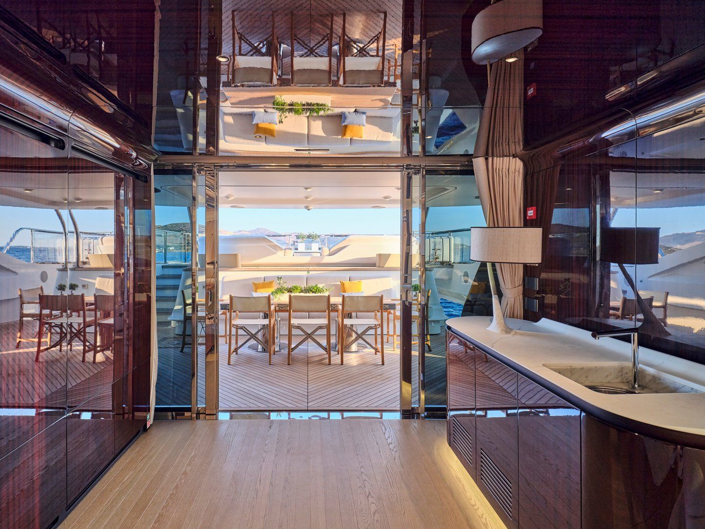 Volo Mare Azimut motor yacht charter in Greece Eole yachting