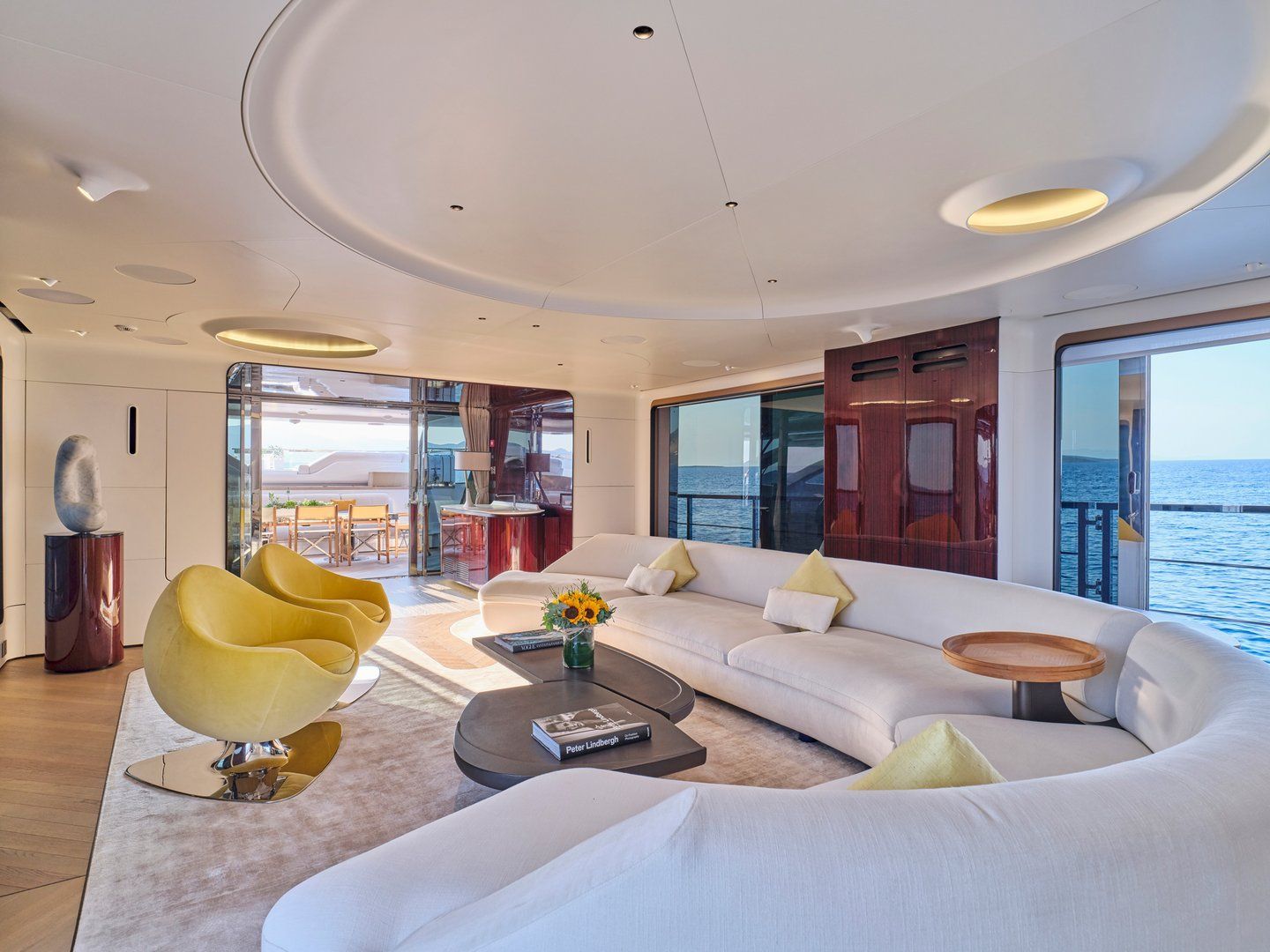 Volo Mare Azimut motor yacht charter in Greece Eole yachting